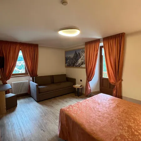 Otel Des Glaciers 3*