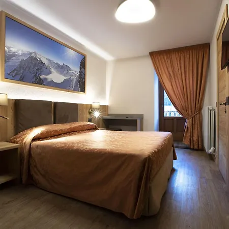 Otel Des Glaciers 3*