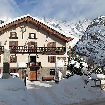 Des Glaciers Hotel 3*